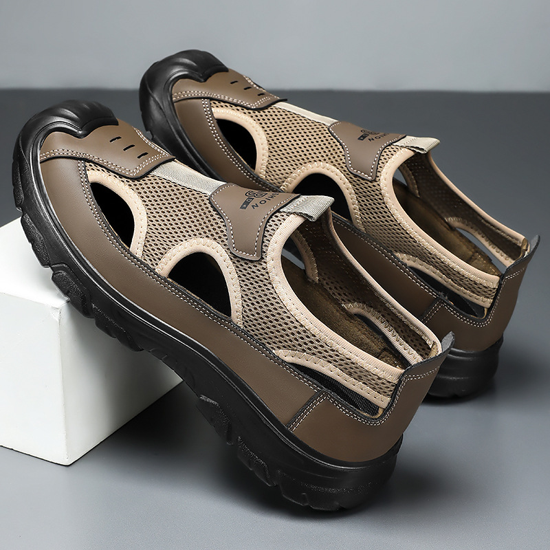 2026 New Men's Breathable Mesh Lightweight Shoes