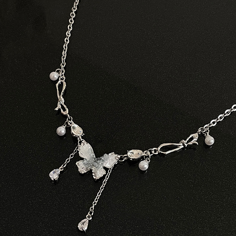 Blue Crystal Butterfly Clavicle Necklace| PERFECT GIFT🎁