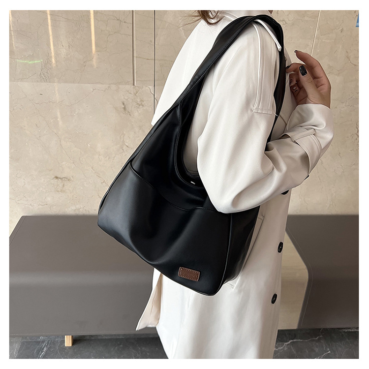Soft Leather Commuting Tote Bag