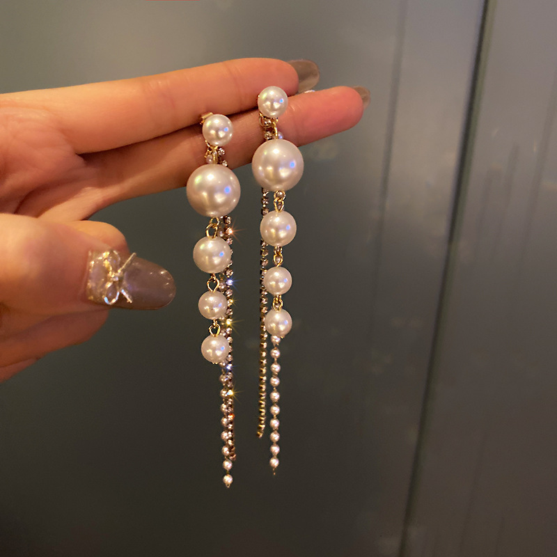 Lady's Pearl Tassel Earrings