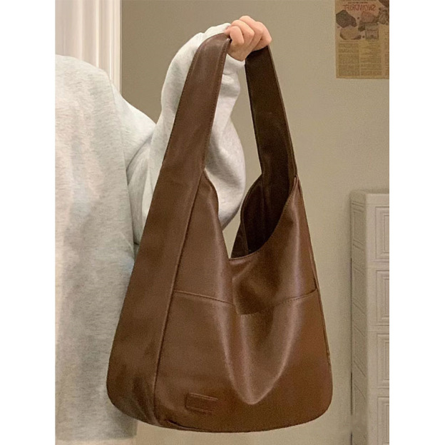 Soft Leather Commuting Tote Bag