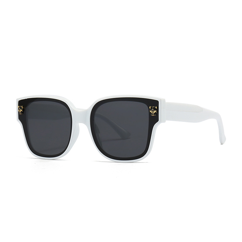 Classic and unique metal sunglasses