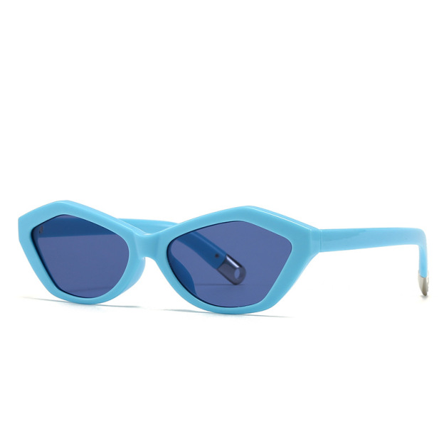 Retro angled cat-eye sunglasses