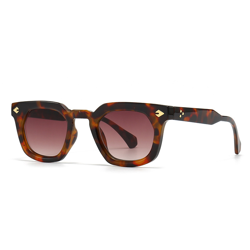 Modern retro oval decorative sunglasses