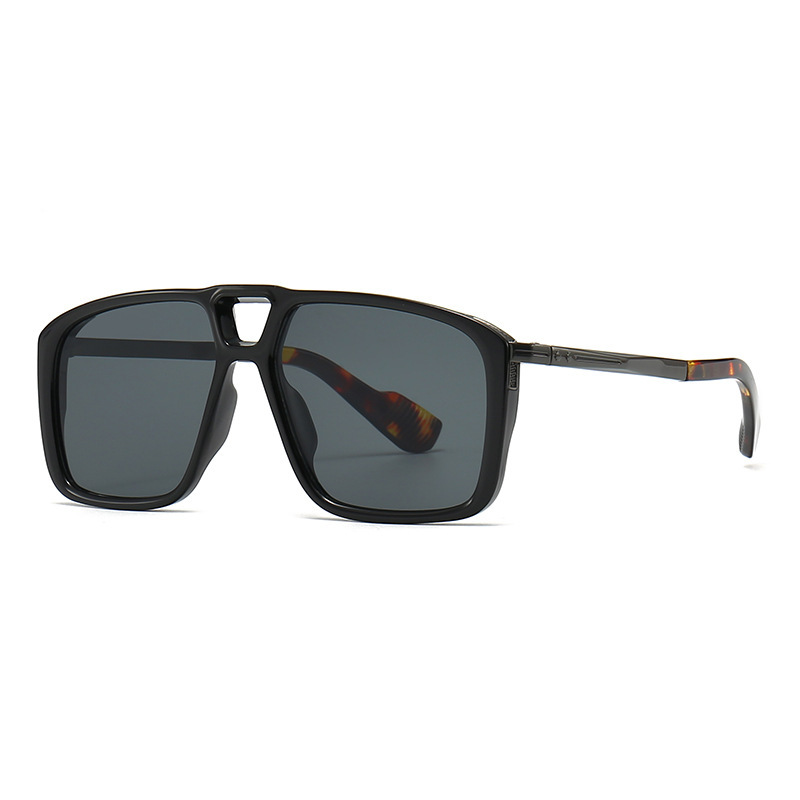 Retro-style aviator sunglasses