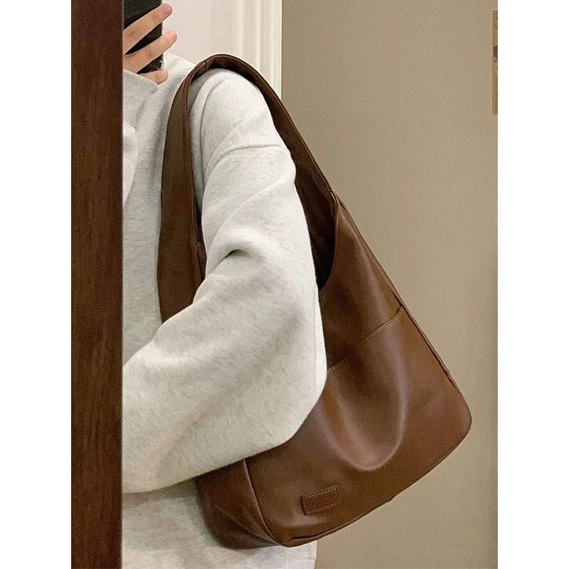Soft Leather Commuting Tote Bag
