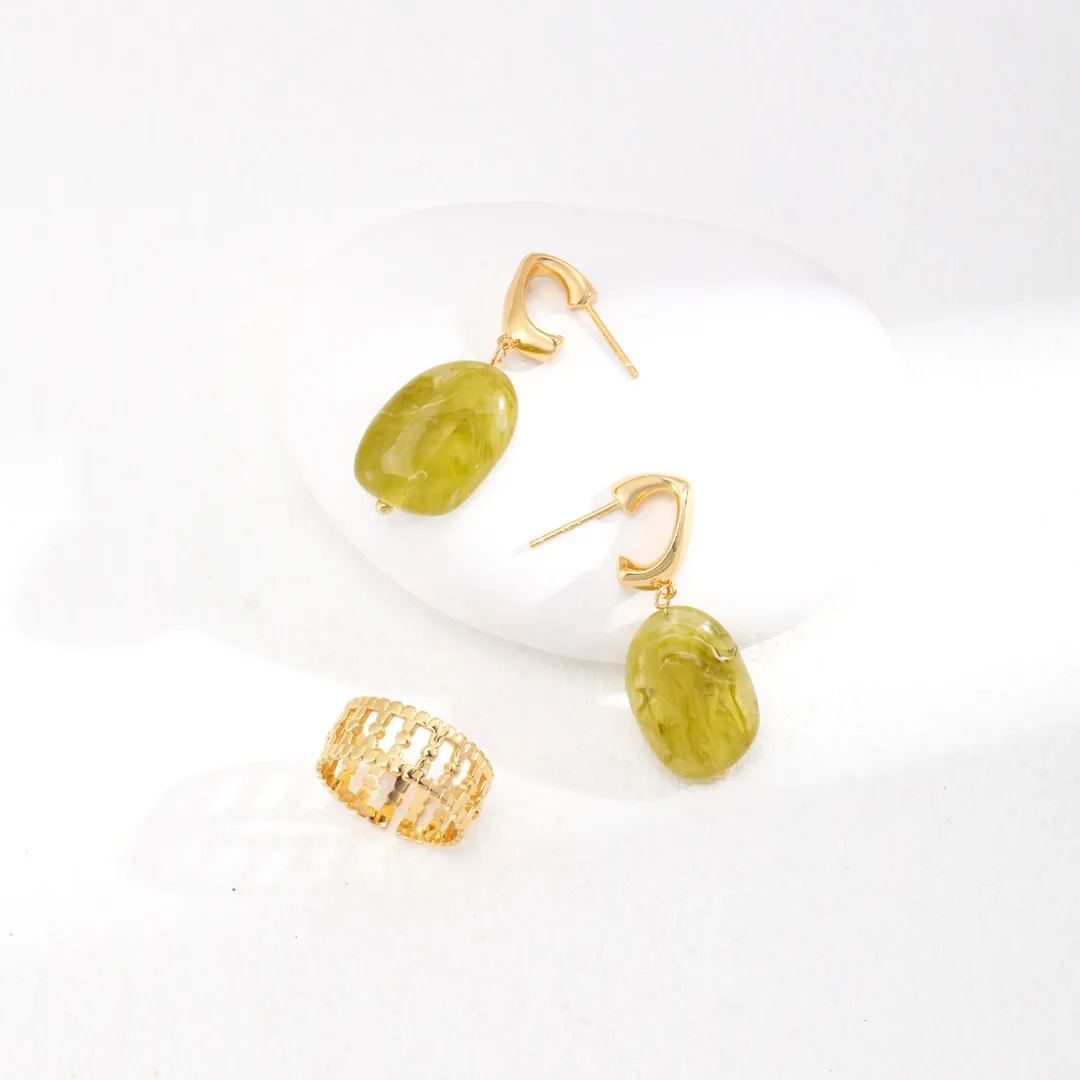s925 silver green resin earrings