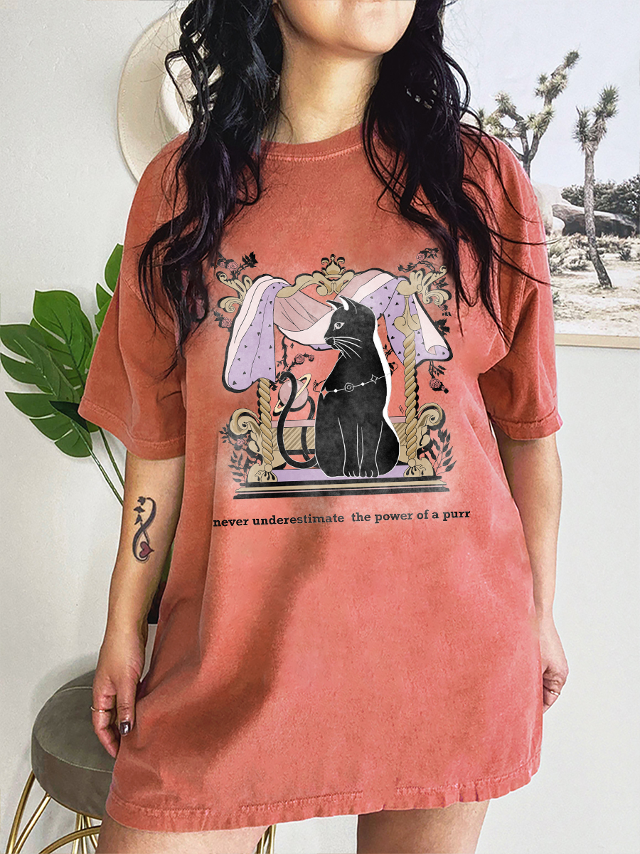 Vintage Never Underestimate The Power Of A Purr T-Shirt