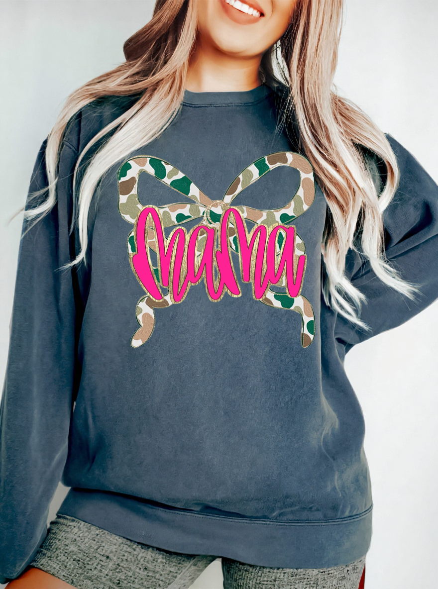 Vintage Mama Camo Bow Graphic Sweatshirt