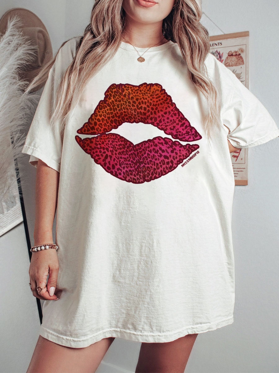 Vintage Leopard Sunset Kiss Lips Graphic Tee 