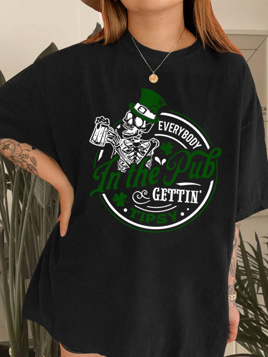 Vintage Everybody In The Pub Gettin Tipsy Shirt