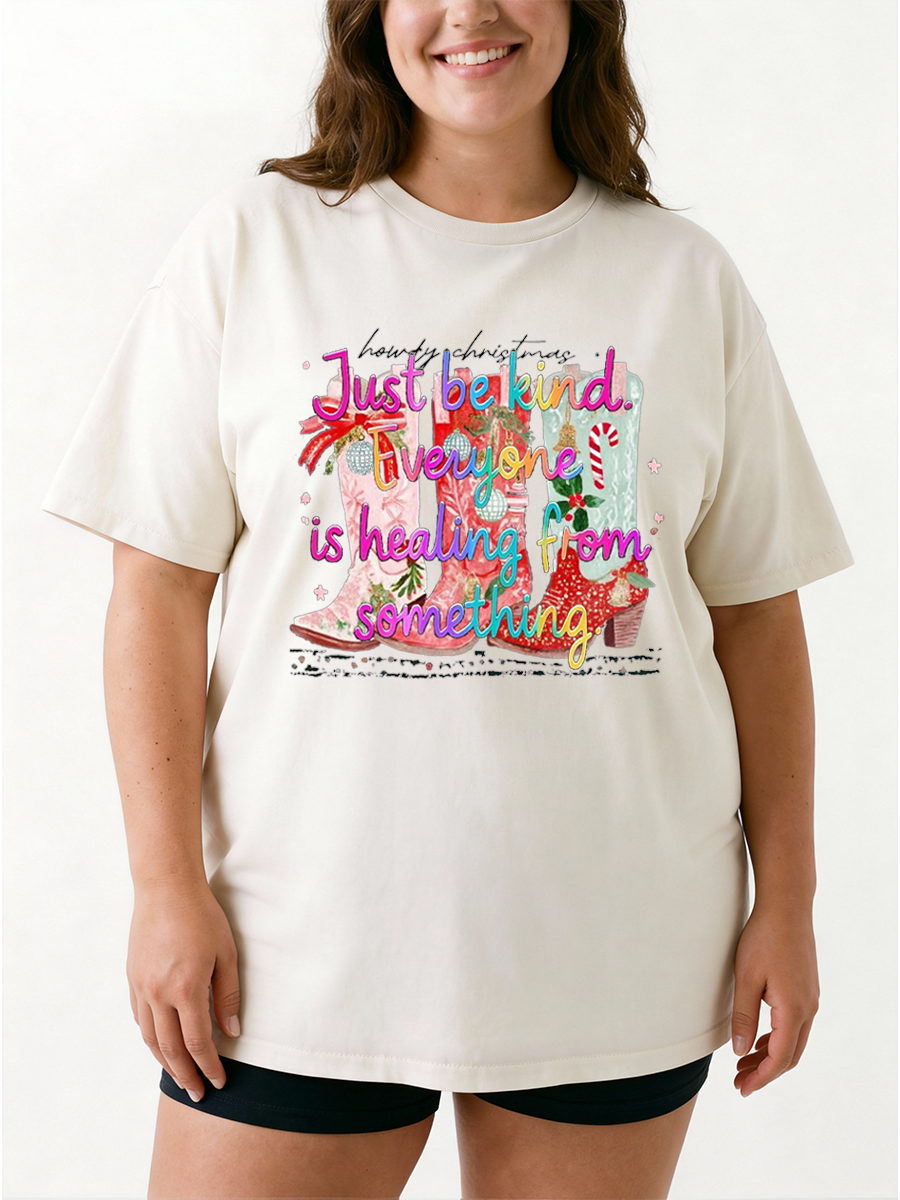 Vintage Cowgirl Boots Christmas Oversize Graphic Tee