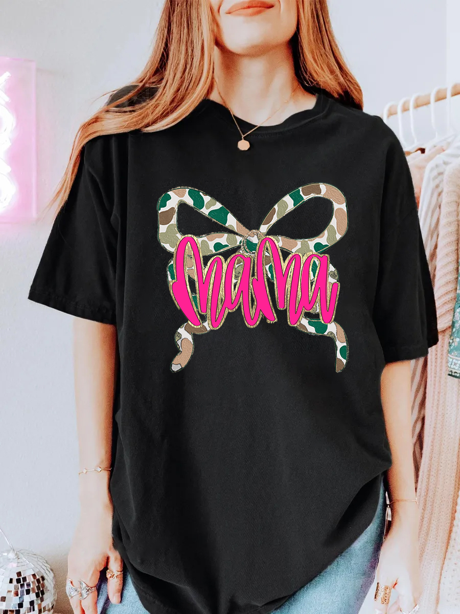 Vintage Mama Camo Bow Oversize Graphic Tee