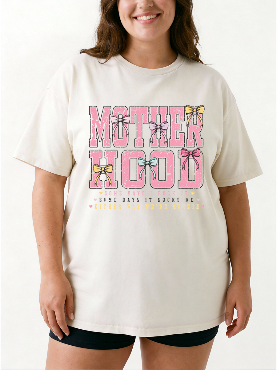 Vintage Mother Hood Some Days I Rock It. Some Days It Rocks Me. Either Way We'Re Rockin Oversize Graphic Tee