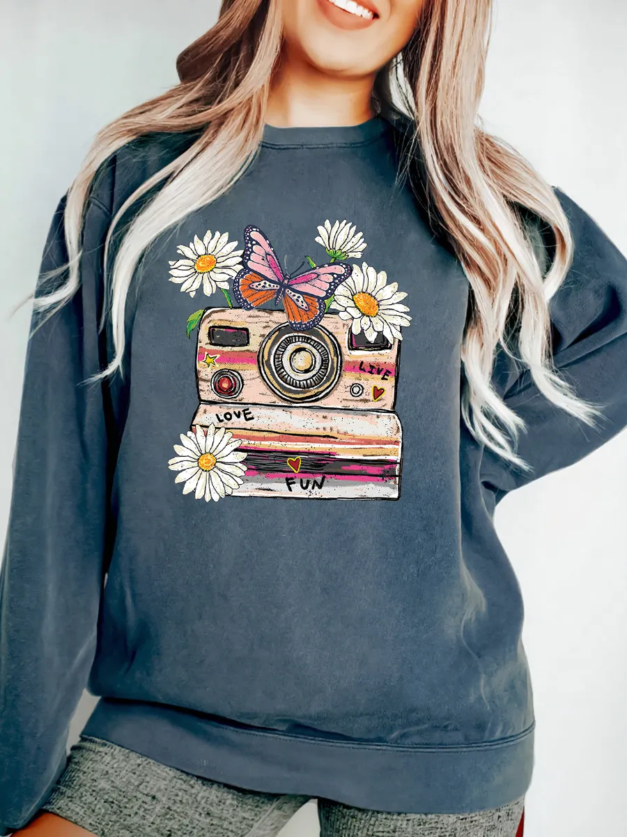 Vintage Flower Camera Oversize Graphic Sweatshirt
