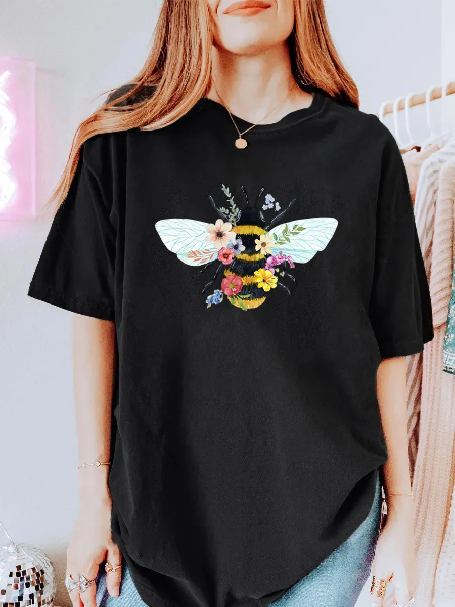 Vintage Bee Wildflower Oversize Graphic Tee