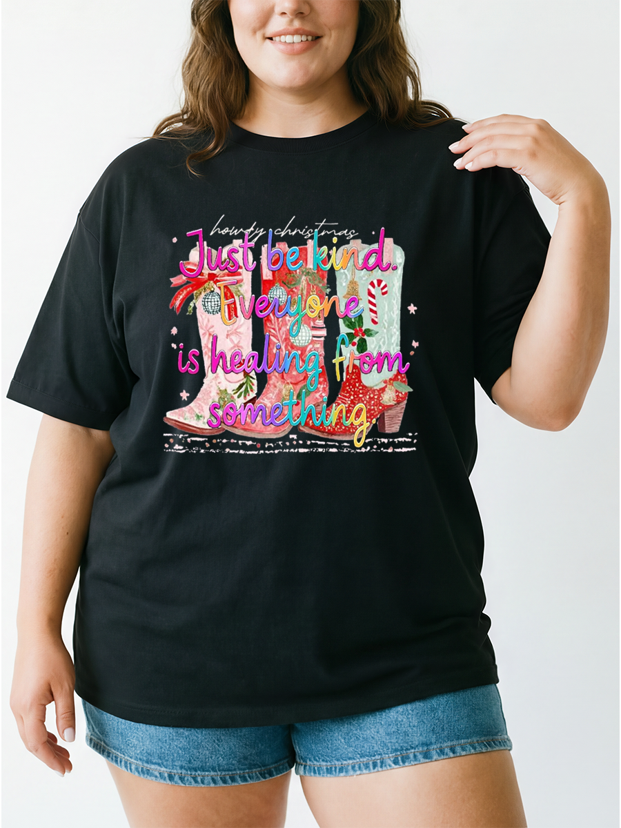 Vintage Cowgirl Boots Christmas Oversize Graphic Tee