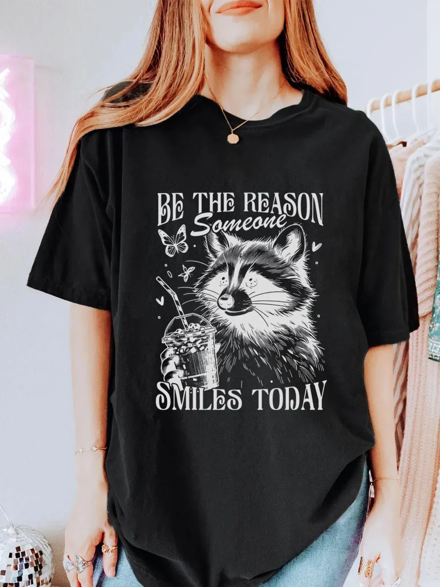 Vintage Be The Reason Someone Smiles Today Oversize Graphic Tee