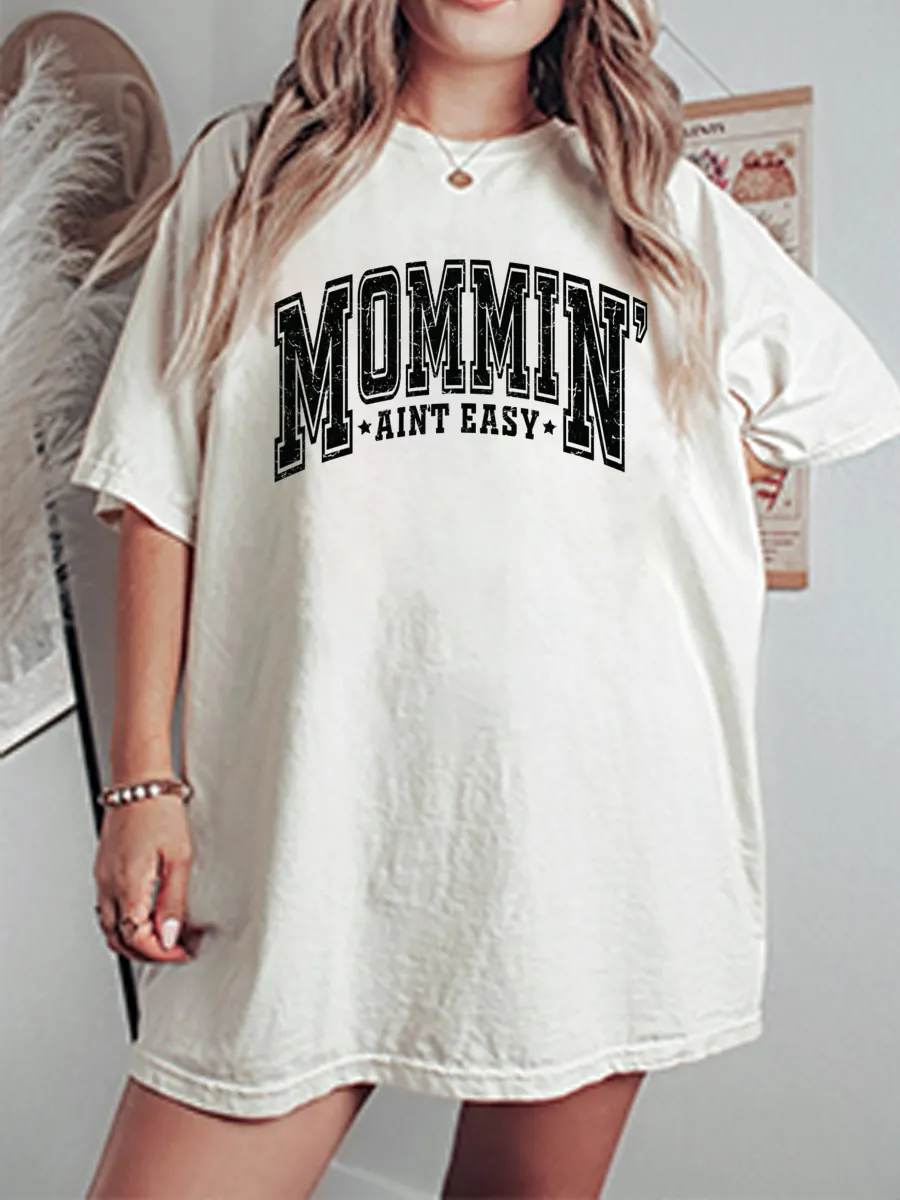Vintage Mommin' Ain'T Easy Oversize Graphic Tee