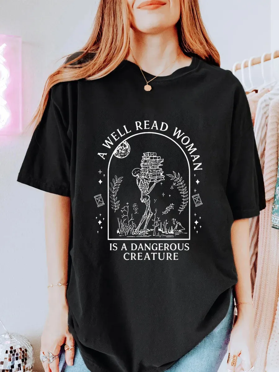 Vintage A Well Read Woman Oversize Graphic Tee