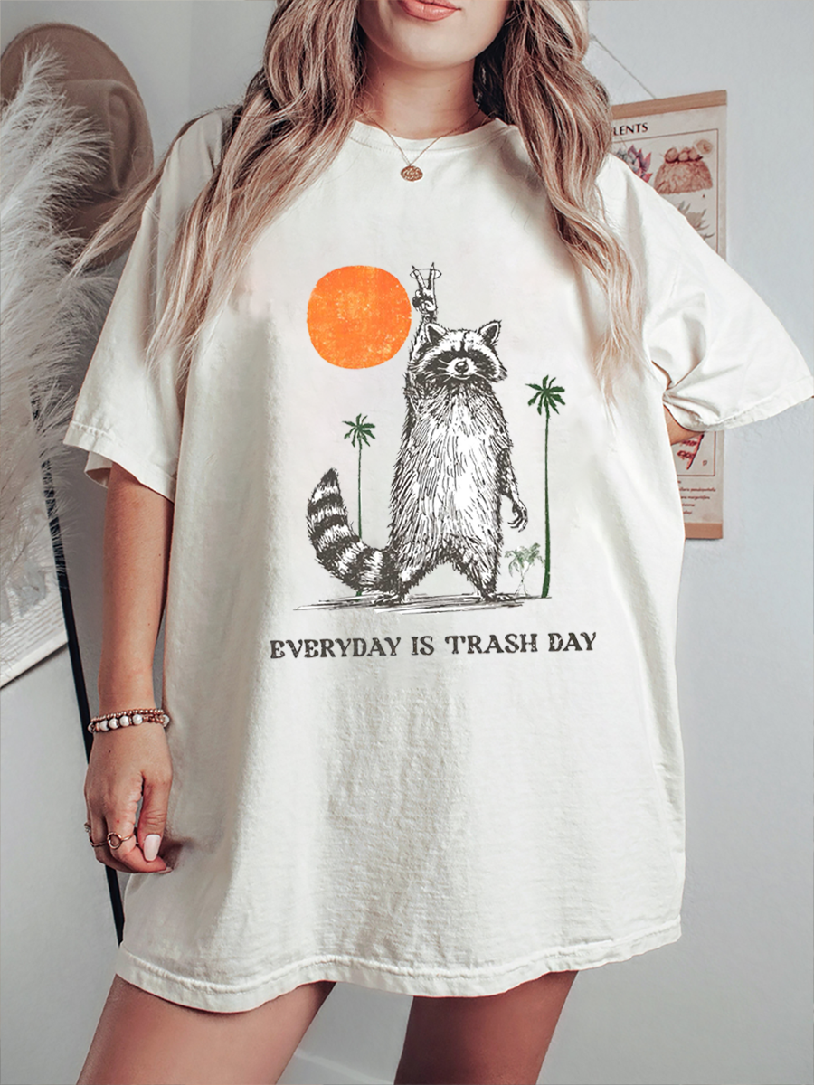 Vintage Everyday Is Trash Day Raccoon Meme T-Shirt