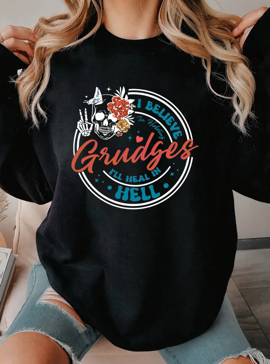Vintage Skull I Believe In Holding Grudges Oversize Graphic Sweatshirt
