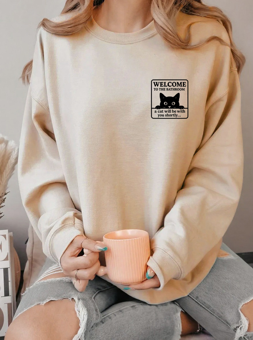 Vintage Welcome To The Bathroom A Cat Will Be With You Shortly Oversize Graphic Sweatshirt