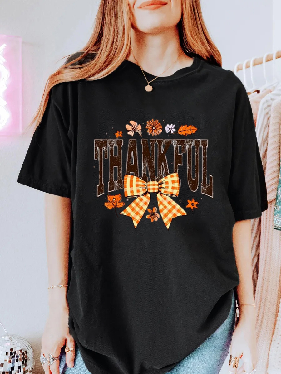 Vintage Coquette Bow Thankful Oversize Graphic Tee