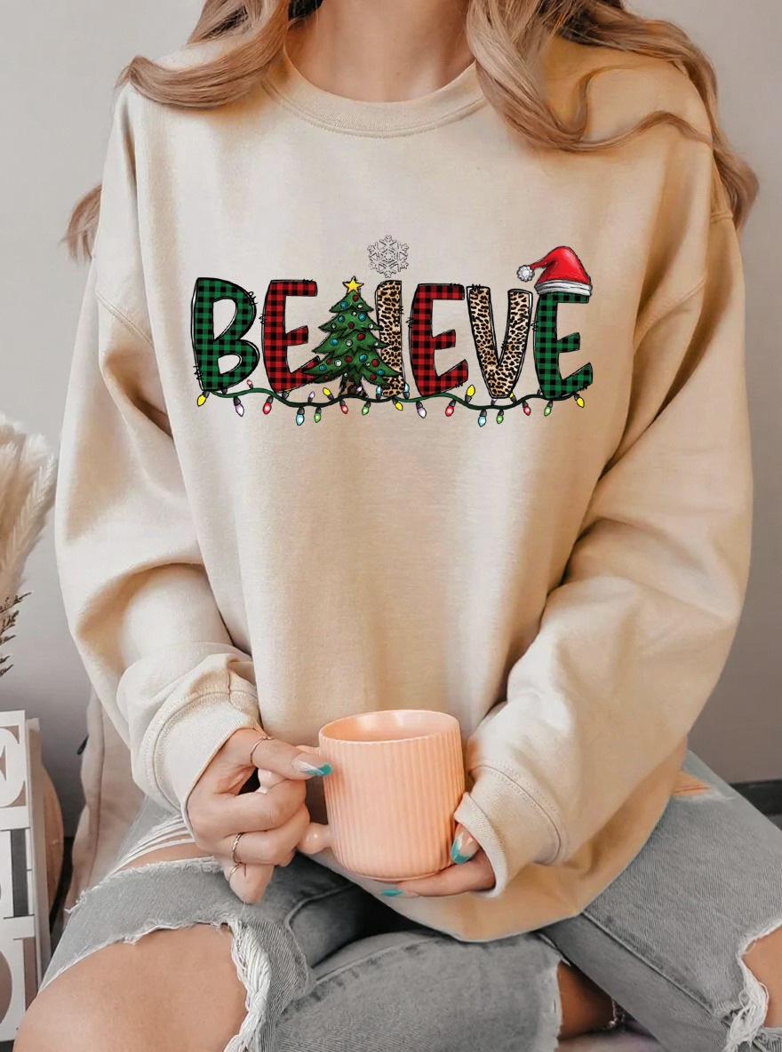 Vintage Believe In Christmas Oversize Graphic Sweatshirt