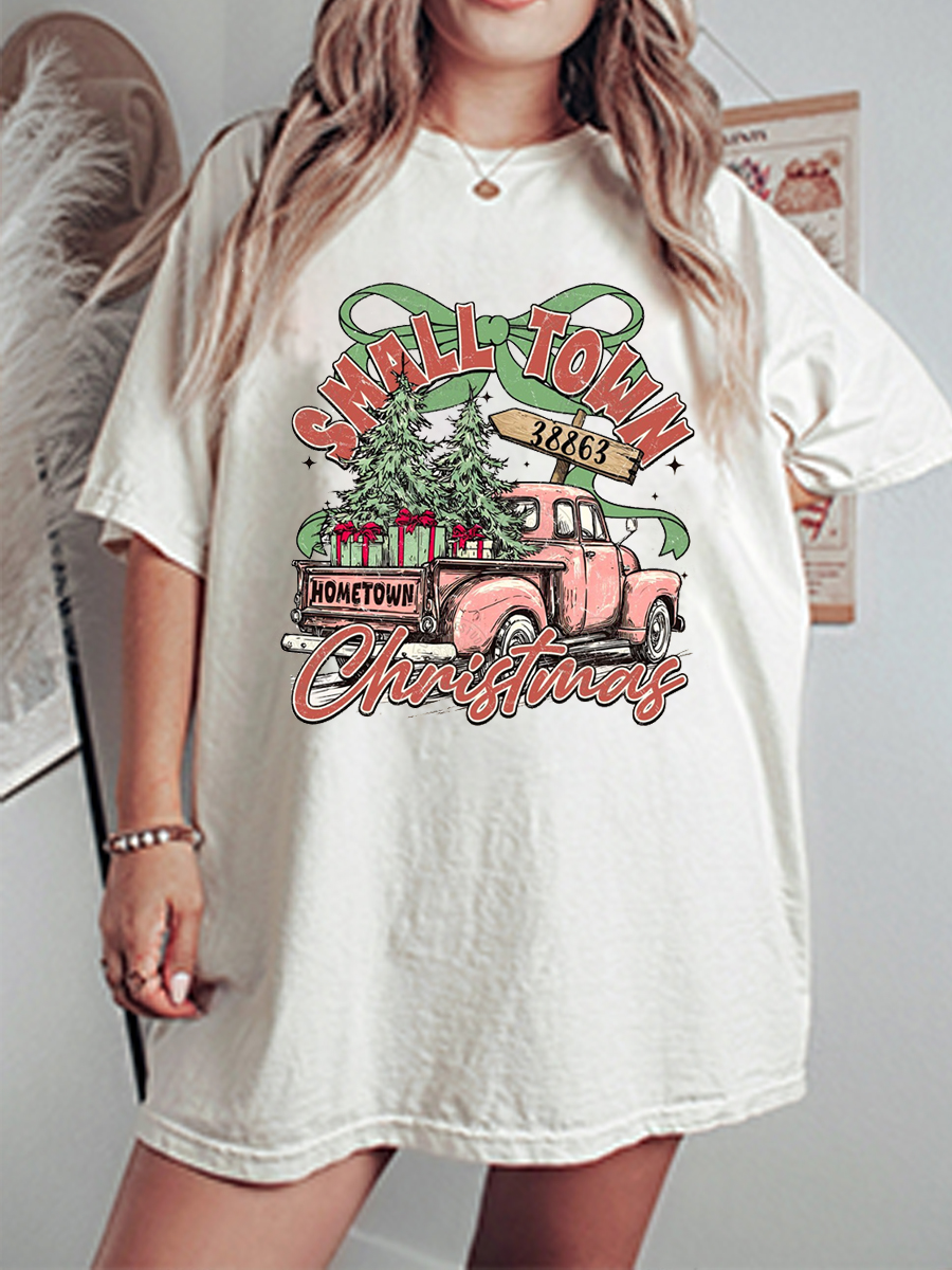 Vintage Small Town Christmas Oversize Graphic Tee