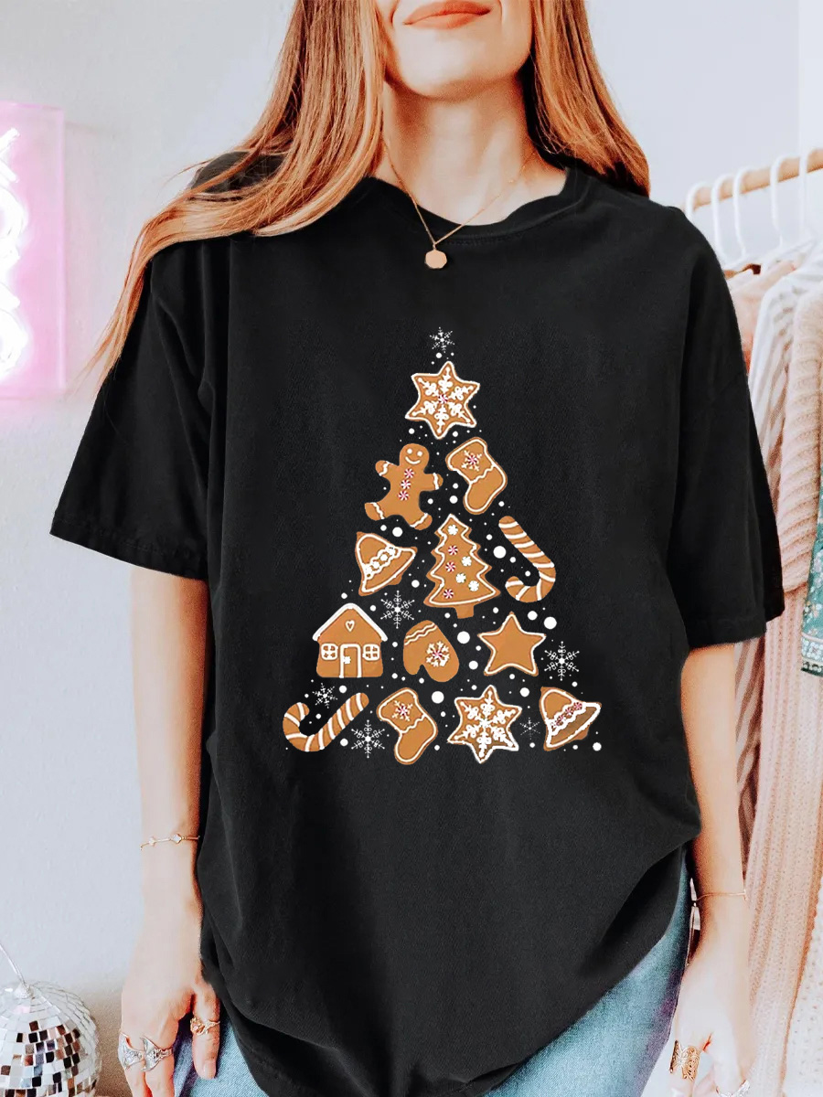 Vintage Gingerbread Man Christmas Tree Oversize Graphic Tee