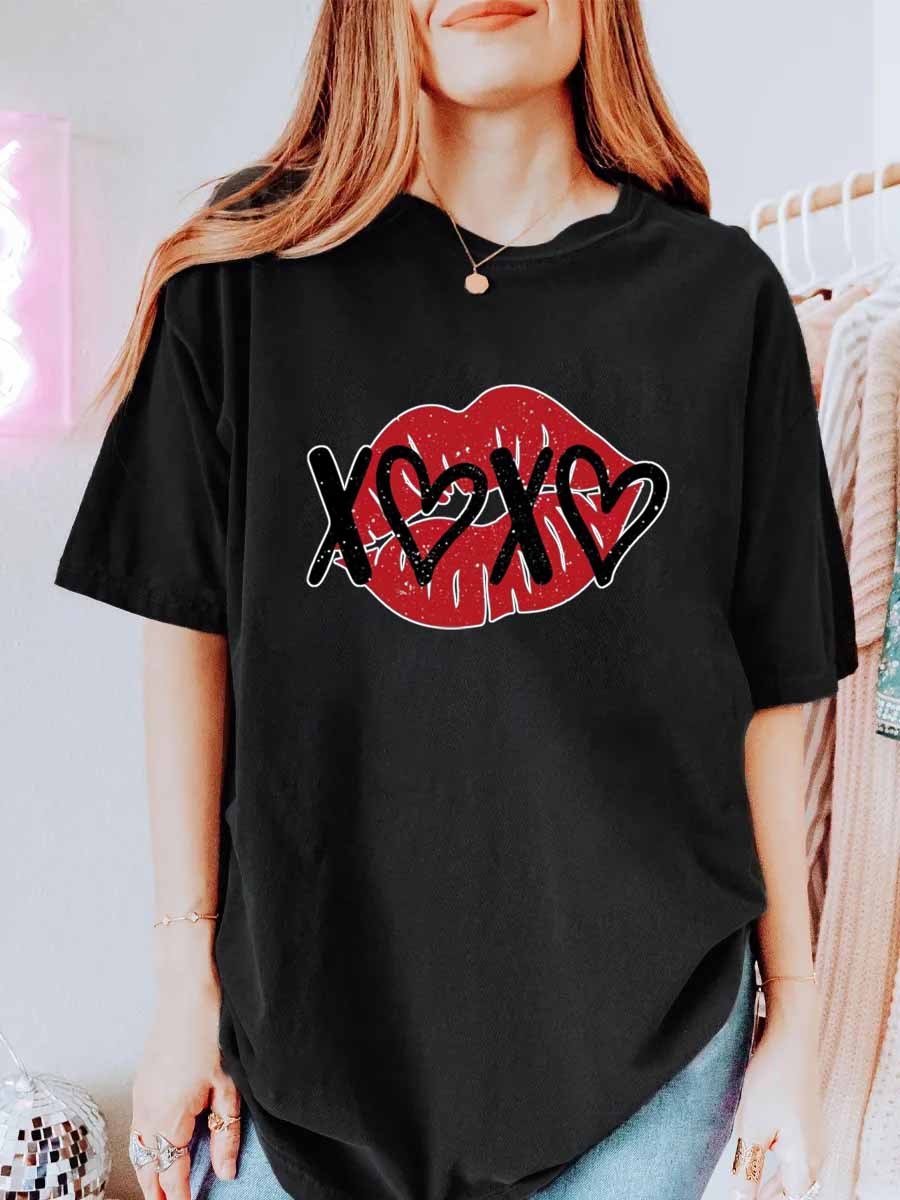 Vintage Xoxo Hugs And Kisses Oversize Graphic Tee