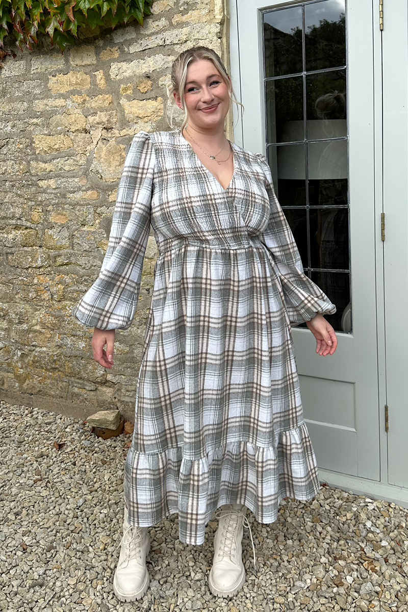 Plus Size Wrap Dresses | Women's Curve Tie-Waist & Wrap-Around Dresses | In  The Style UK