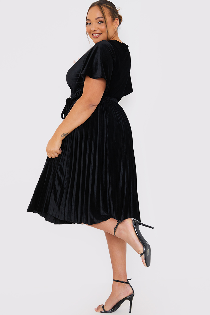 Black dress pleated best sale