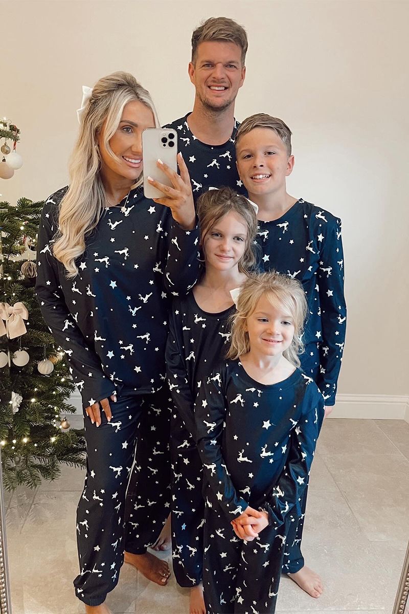 Womens Reindeer/Star Matching Family PJ Set