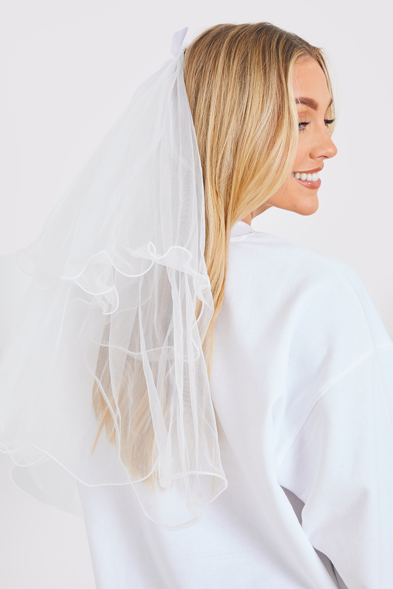 Bridal Faux Pearl Detail Veil
