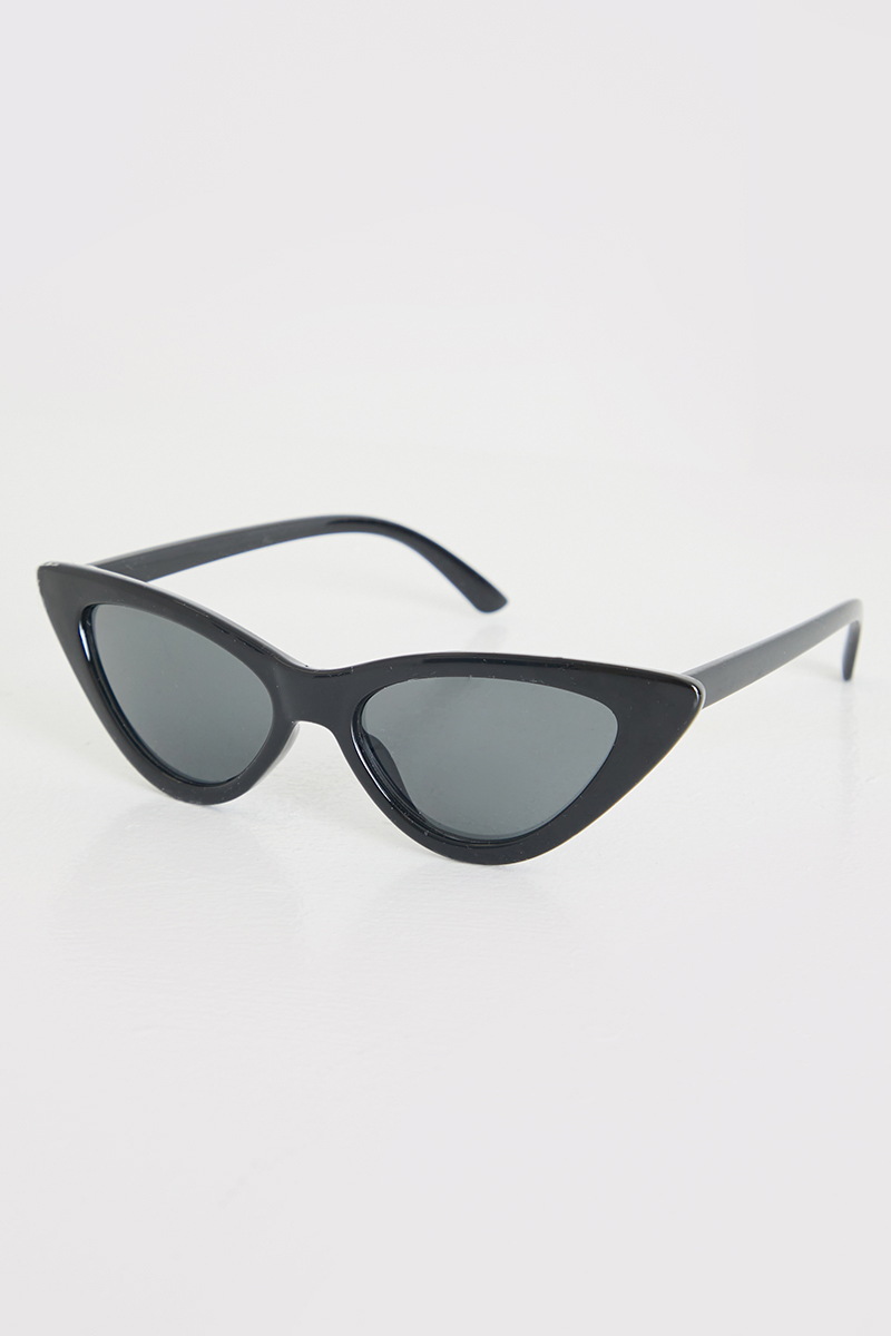 Black Frame Cat Eye Sunglasses