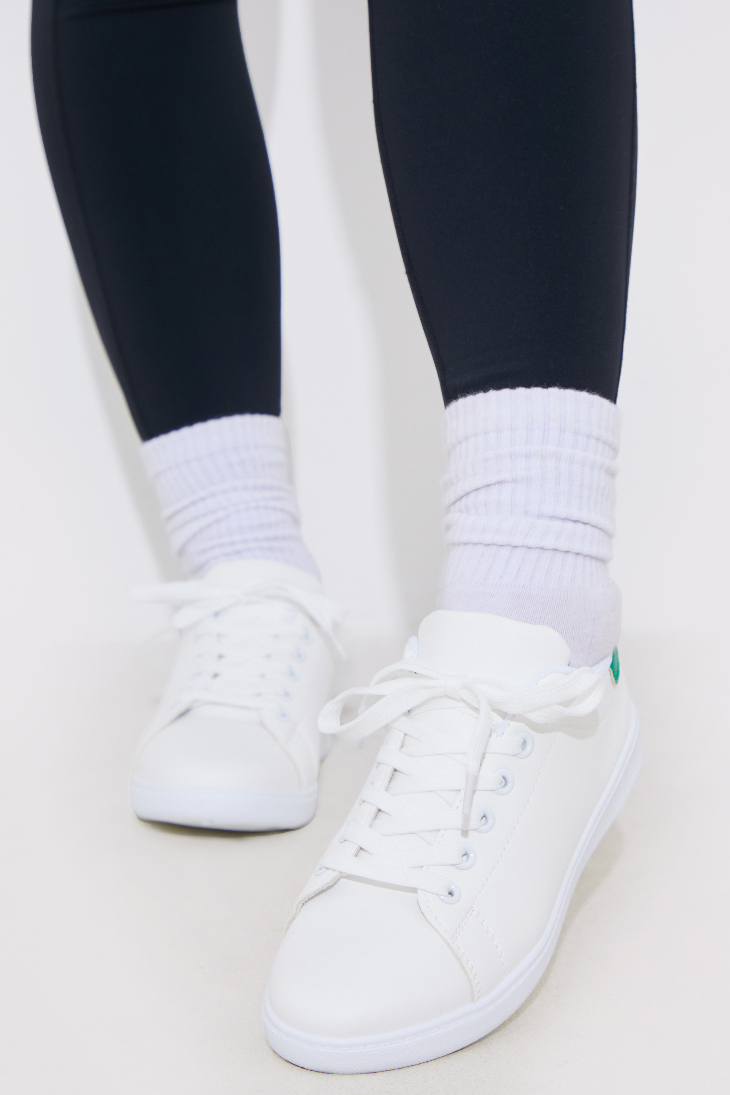CONTRAST COLOUR HEEL LACE UP TRAINERS