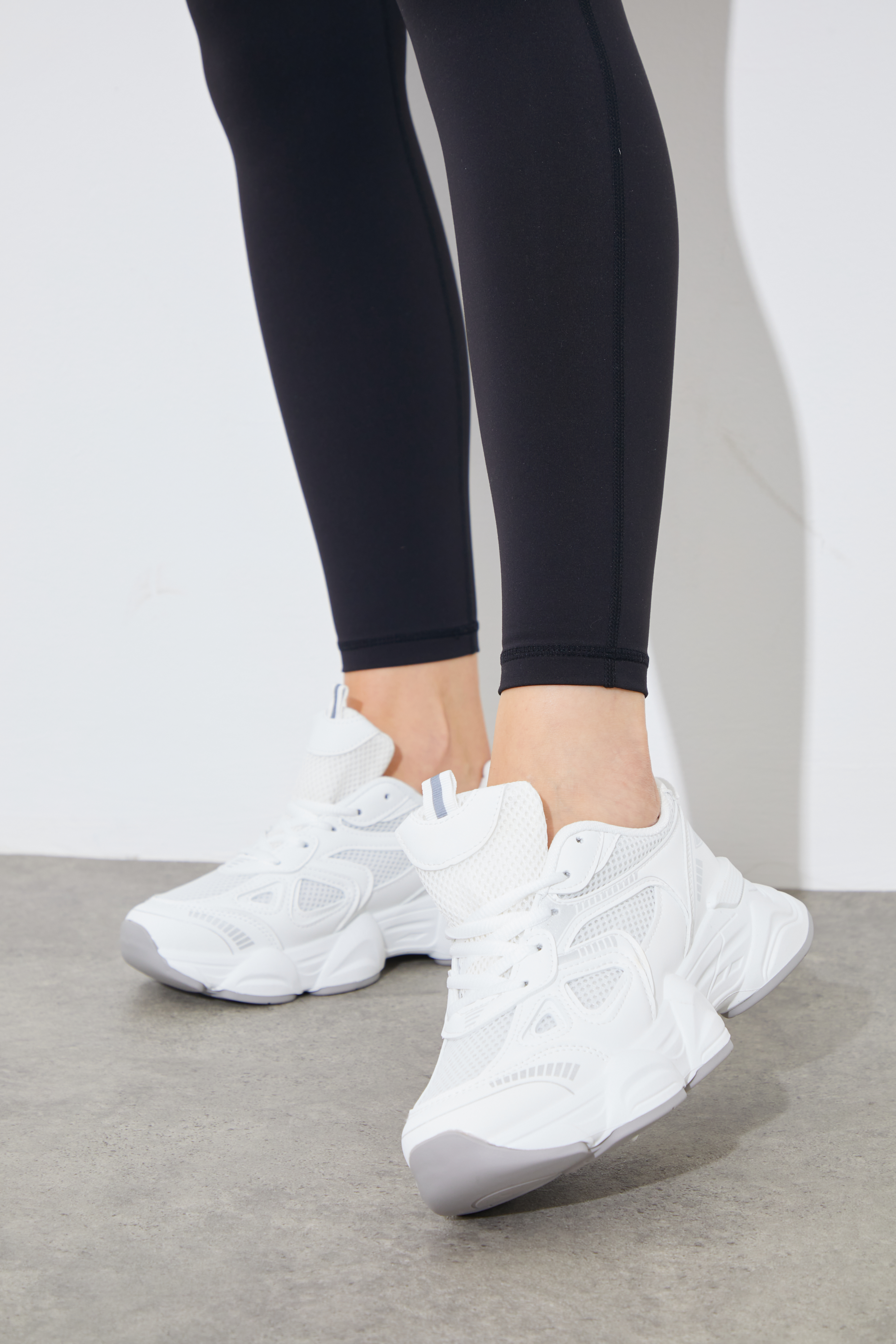 CHUNKY LACE UP TRAINER