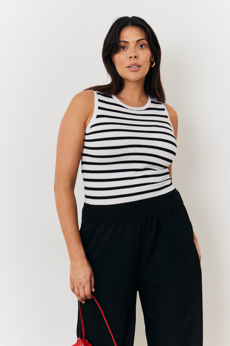 Stripe sleeveless knit vest