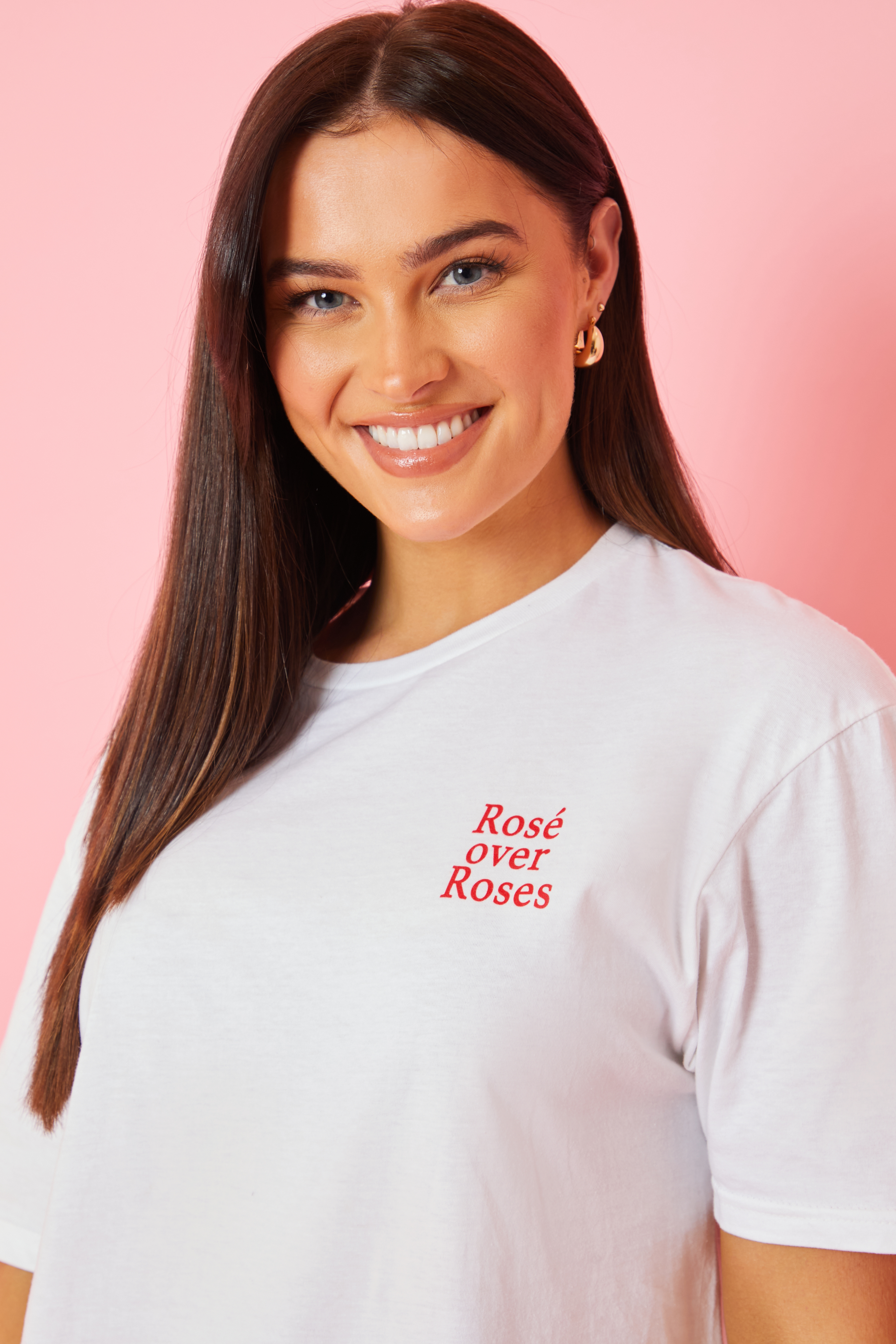 White t best sale shirt with rose