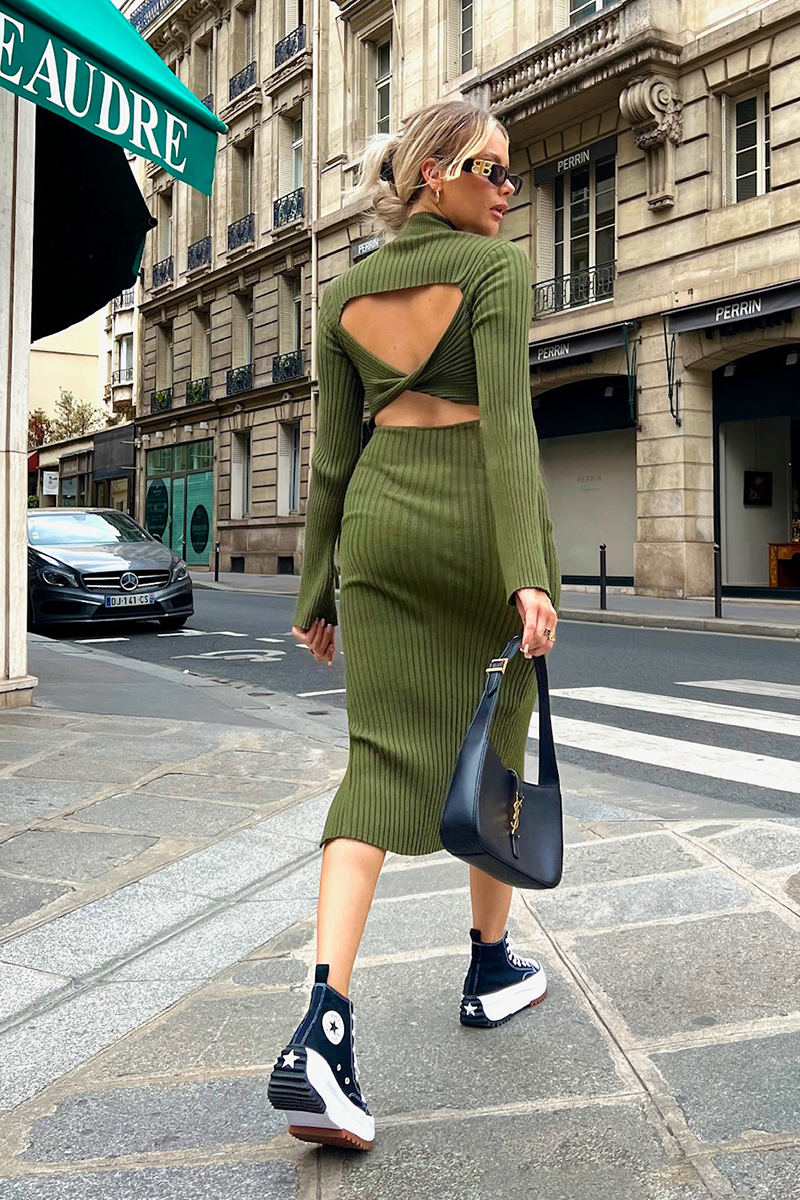 Olive green tennis shoes on sale outfit