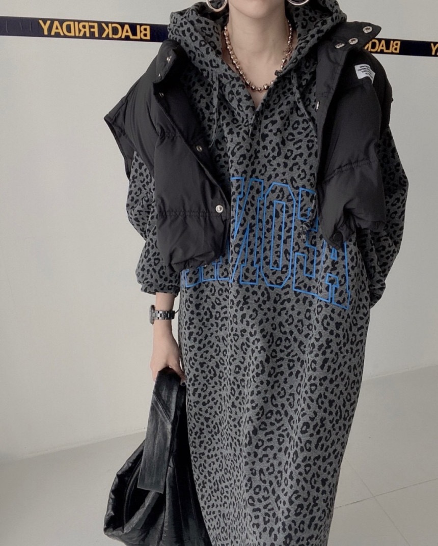 Korean early spring new arrival versatile letter leopard print hooded loose dress K010610