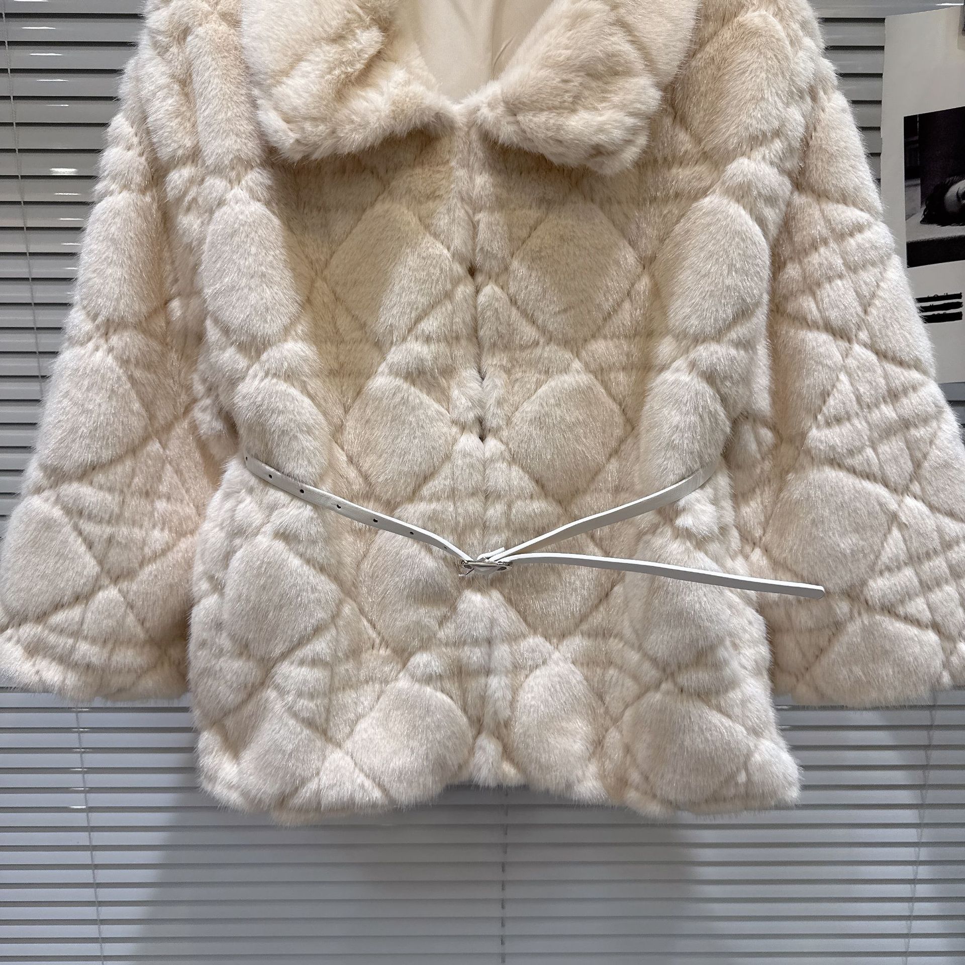 New winter light luxury women's Fur Short Jacket K25121006