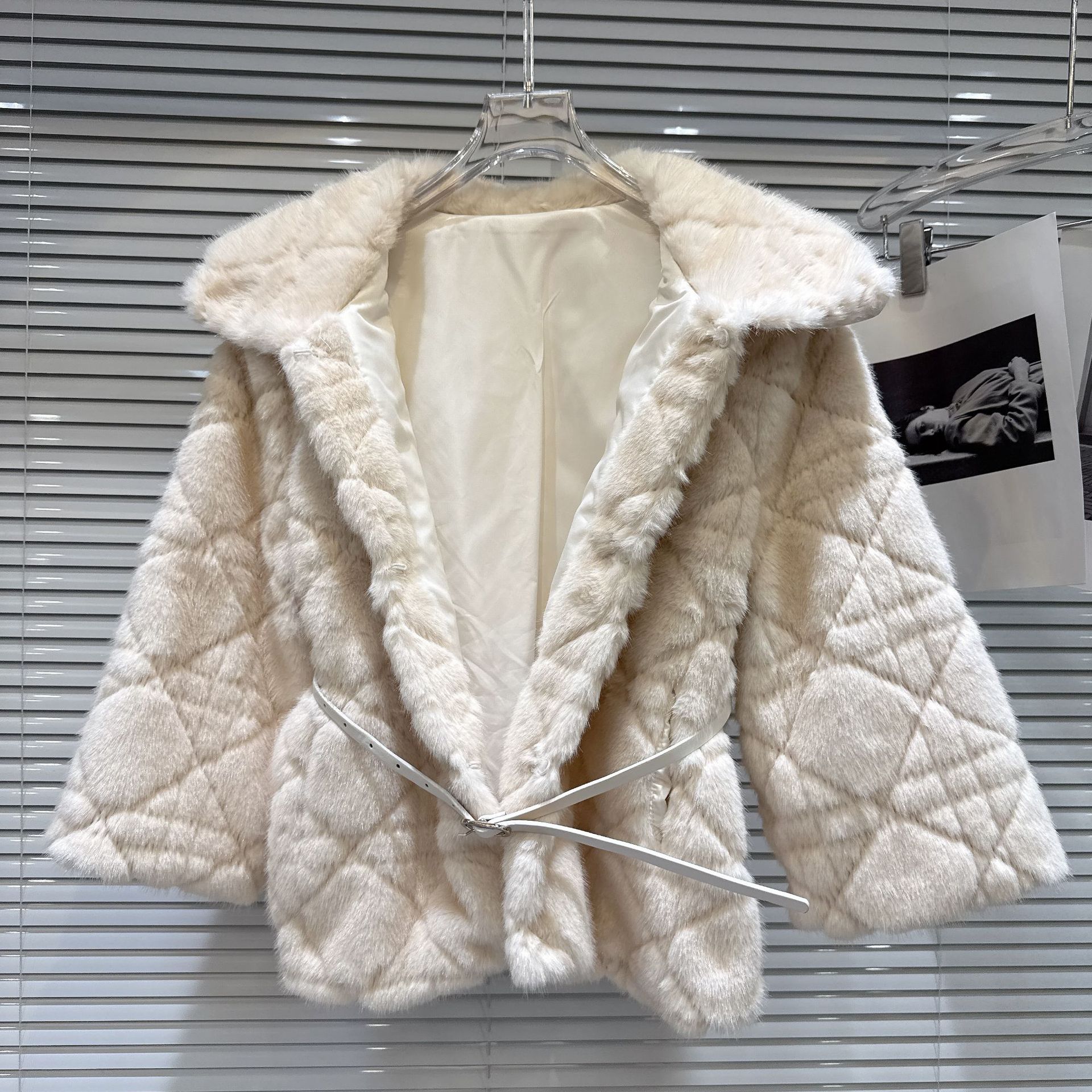 New winter light luxury women's Fur Short Jacket K25121006