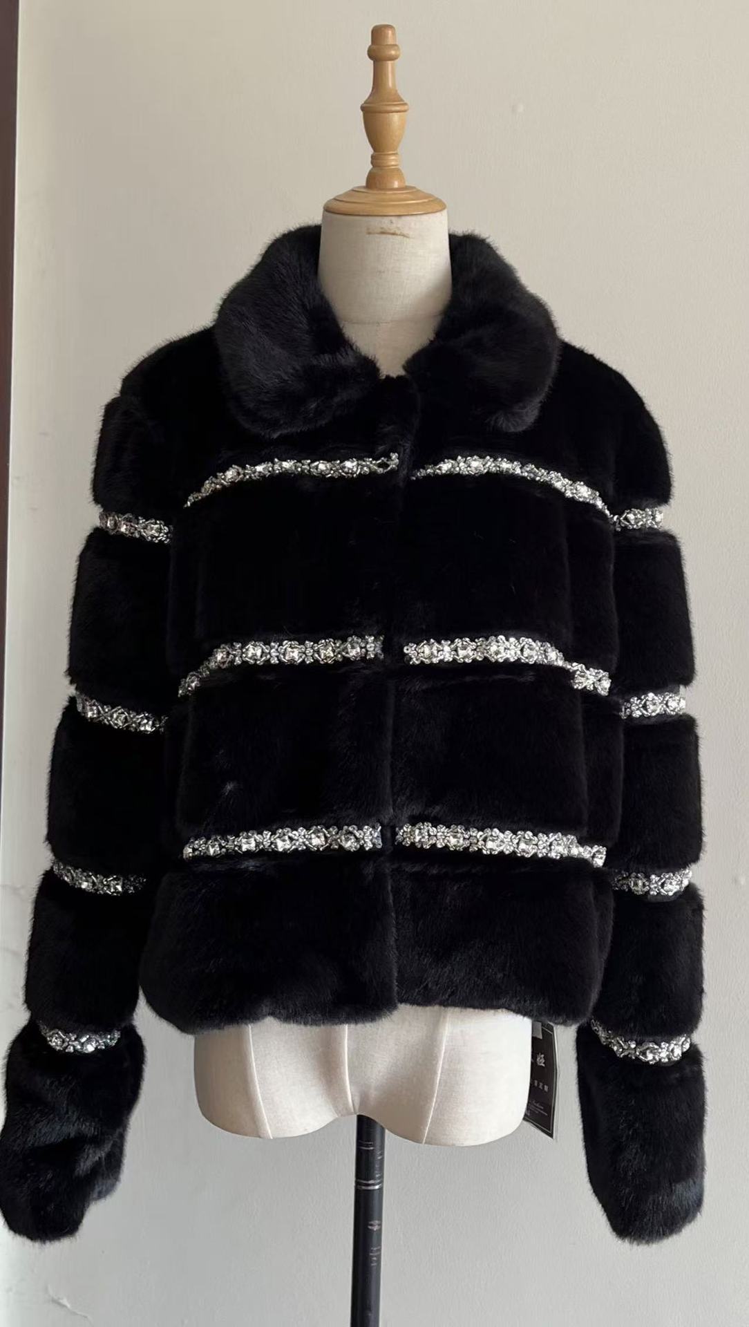 New Autumn/Winter Faux Mink Fur Short Coat for Women K25121003
