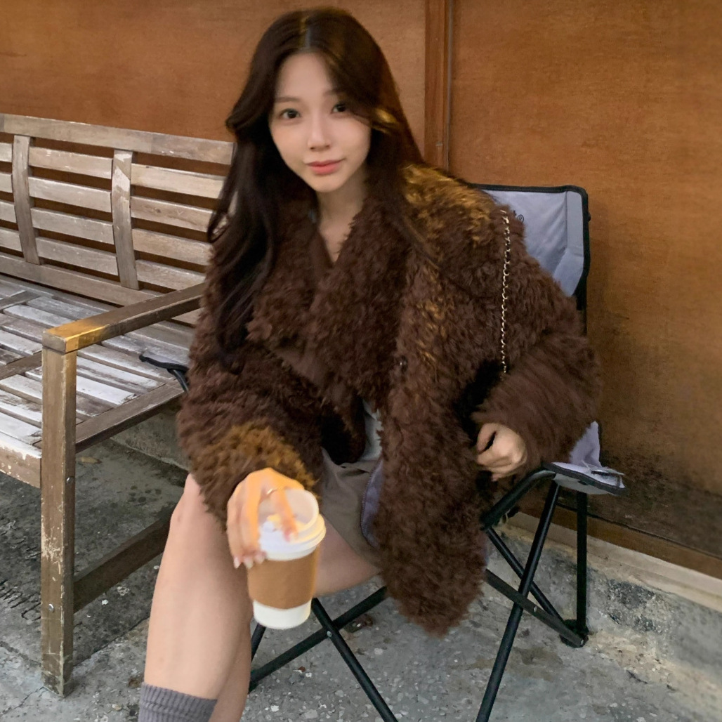 Korean New Stylish fur coat warm lamb wool faux fur short jacket for women K010623