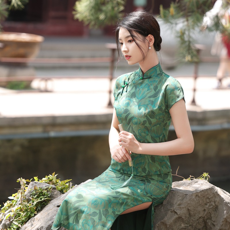 New Retro-style fitted waist long cheongsam dress CA25121530GR