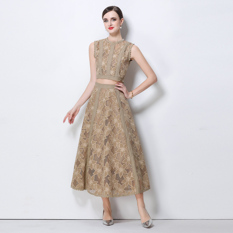 Elegant Lace Crop Top And Skirt Set Sleeveless Floral Embroidery Cocktail Dress K26032402