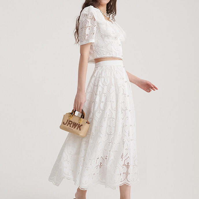 Romantic lace cropped top and midi skirt two piece set K26051304